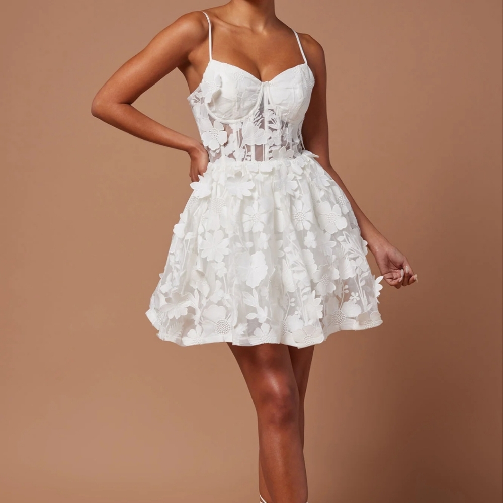 💋AKIRA WHITE FLORAL CORSET DRESS!!!